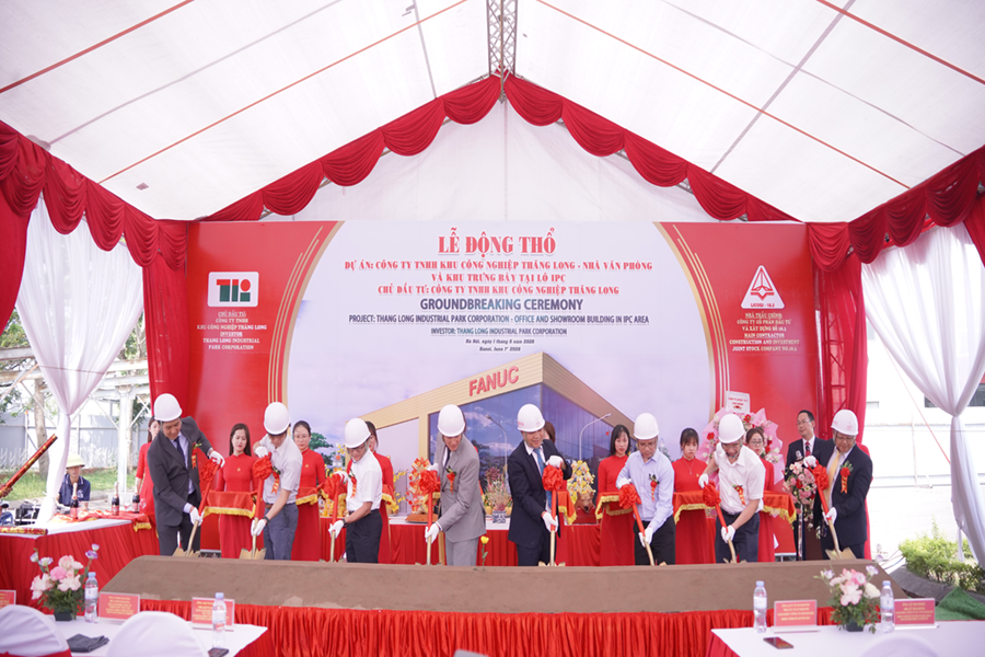 LỄ KHỞI CÔNG DỰ ÁN NHÀ VĂN PHÒNG VÀ KHU TRƯNG BÀY TẠI LÔ IPC: CÔNG TY TNHH KCN THĂNG LONG